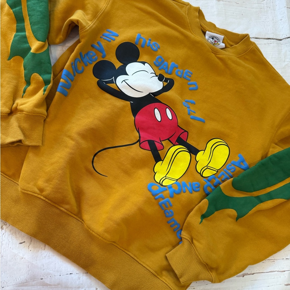Vintage Mickey Mouse Sweatshirt - Disney Mickey's Garden "Mickey in His Garden"